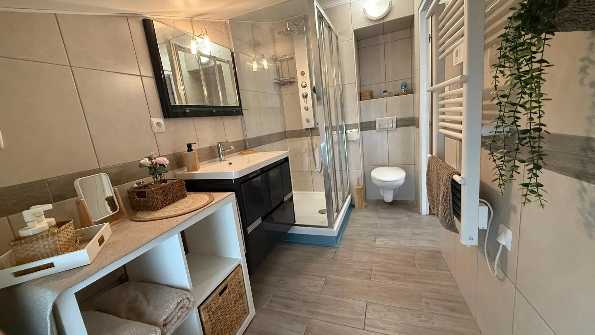 Apartment Au Calme, Confortable Avec Terrasse Le Pouzin France